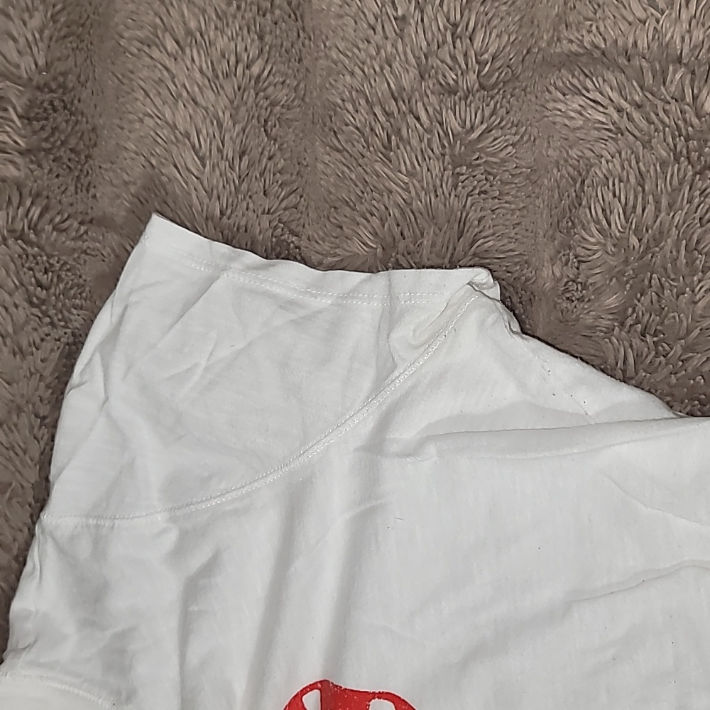 Universal Thread Tee - Picture 4 of 5